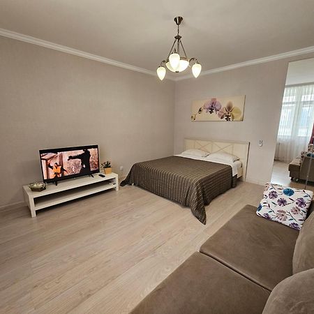 Ernaz Plus Apartments: Promenade Expo Астана Экстерьер фото