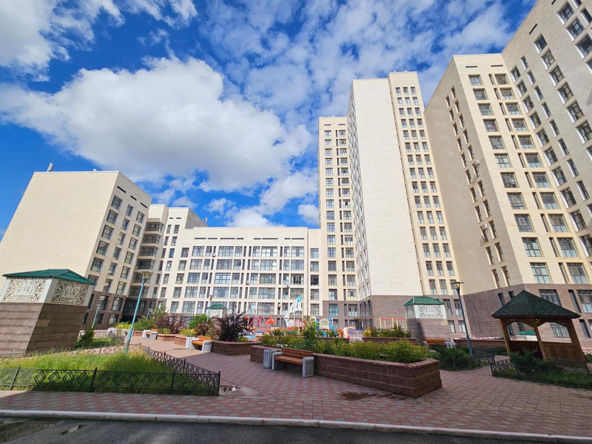 Ernaz Plus Apartments: Promenade Expo Астана Экстерьер фото